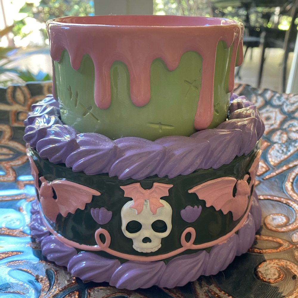Bath & Body Works Spooky 💚 Pastel Cake 🎂 Candle Holder 🎀🦇